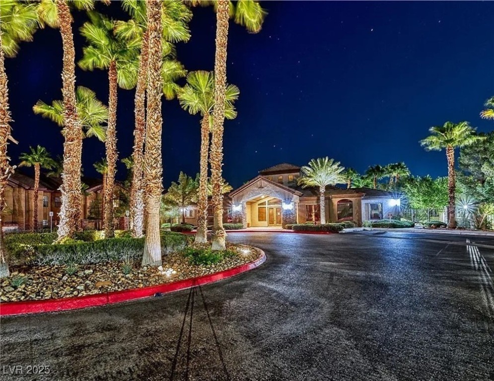 8250 North Grand Canyon Drive 1166