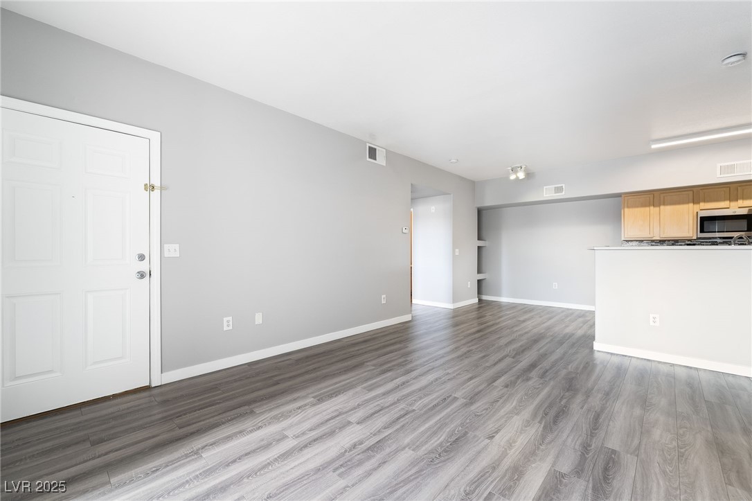 2615 West Gary Avenue 2067