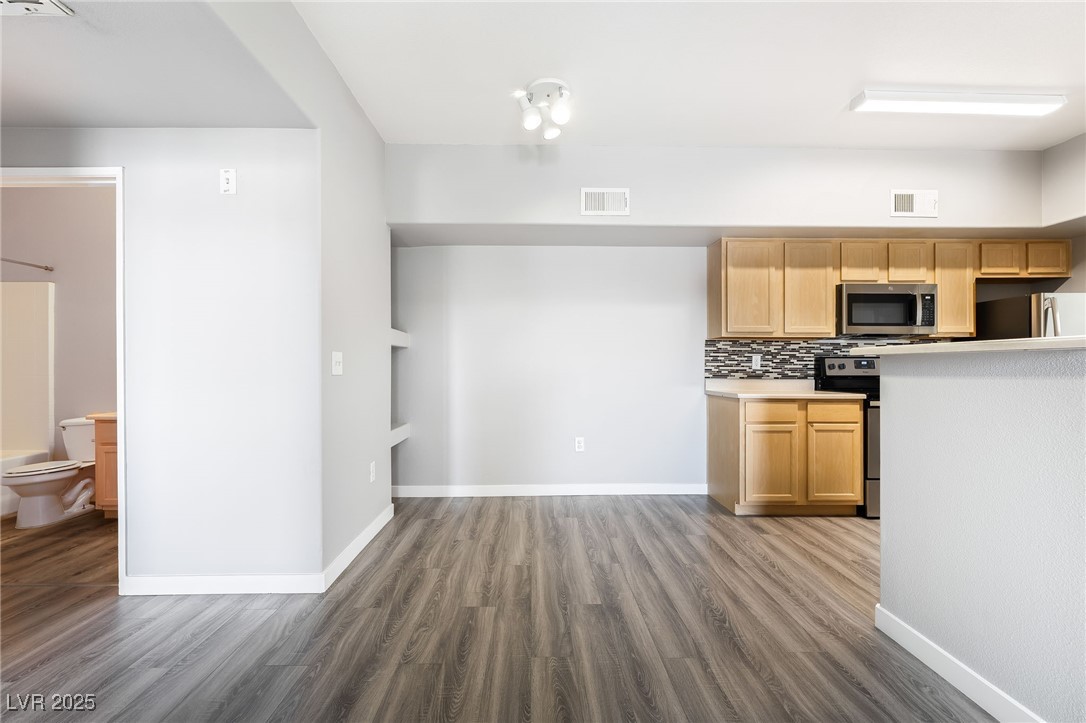 2615 West Gary Avenue 2067