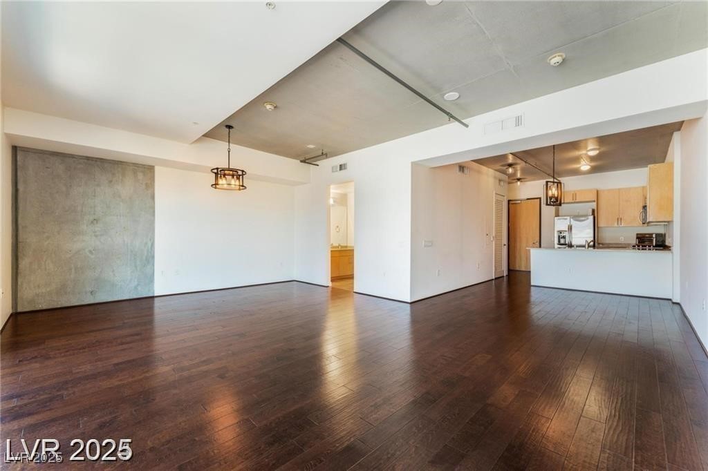 353 East Bonneville Avenue 711