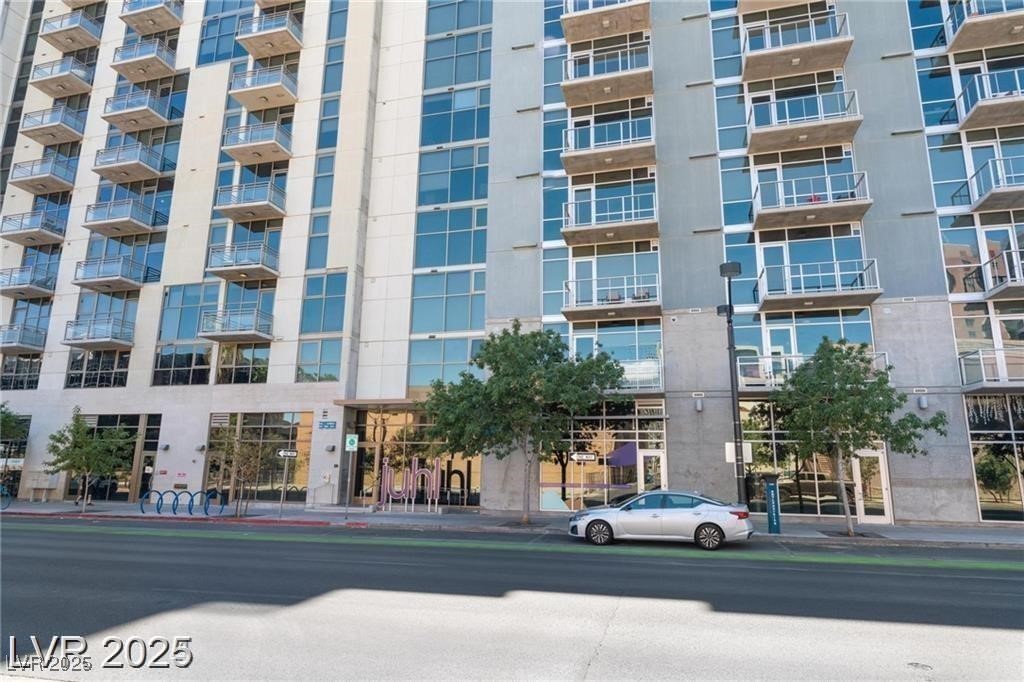 353 East Bonneville Avenue 711