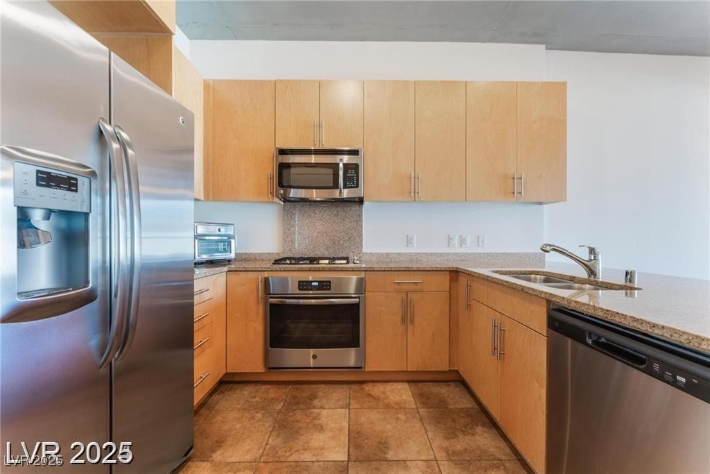 353 East Bonneville Avenue 711