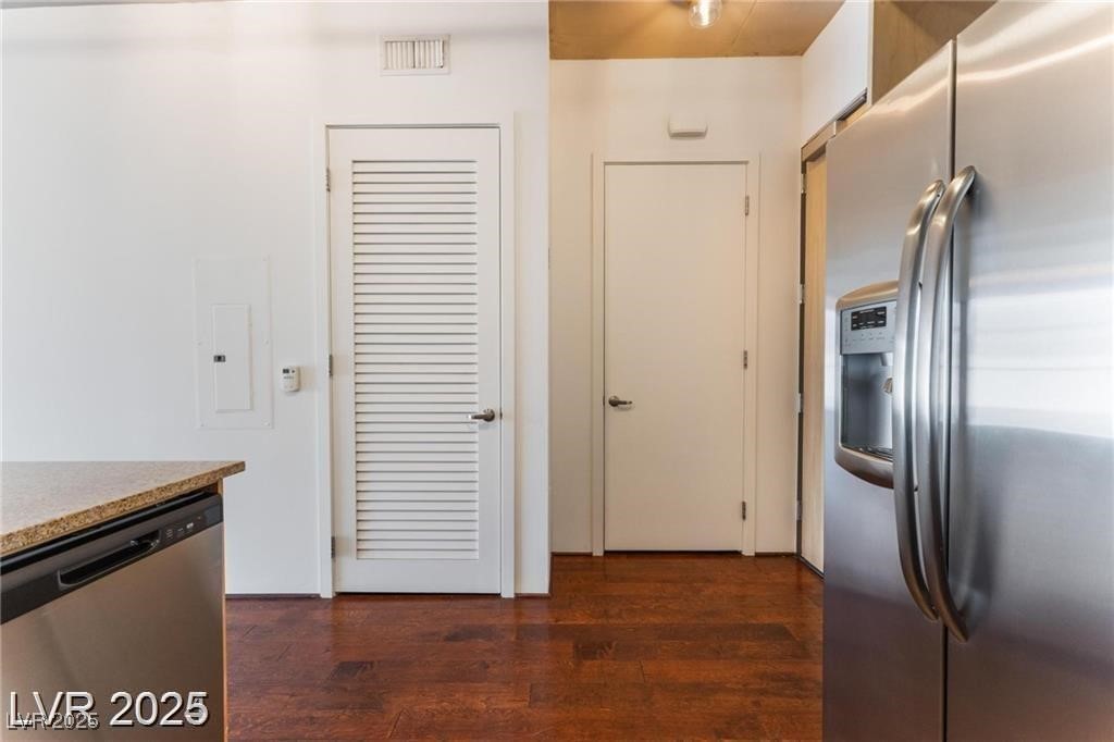 353 East Bonneville Avenue 711