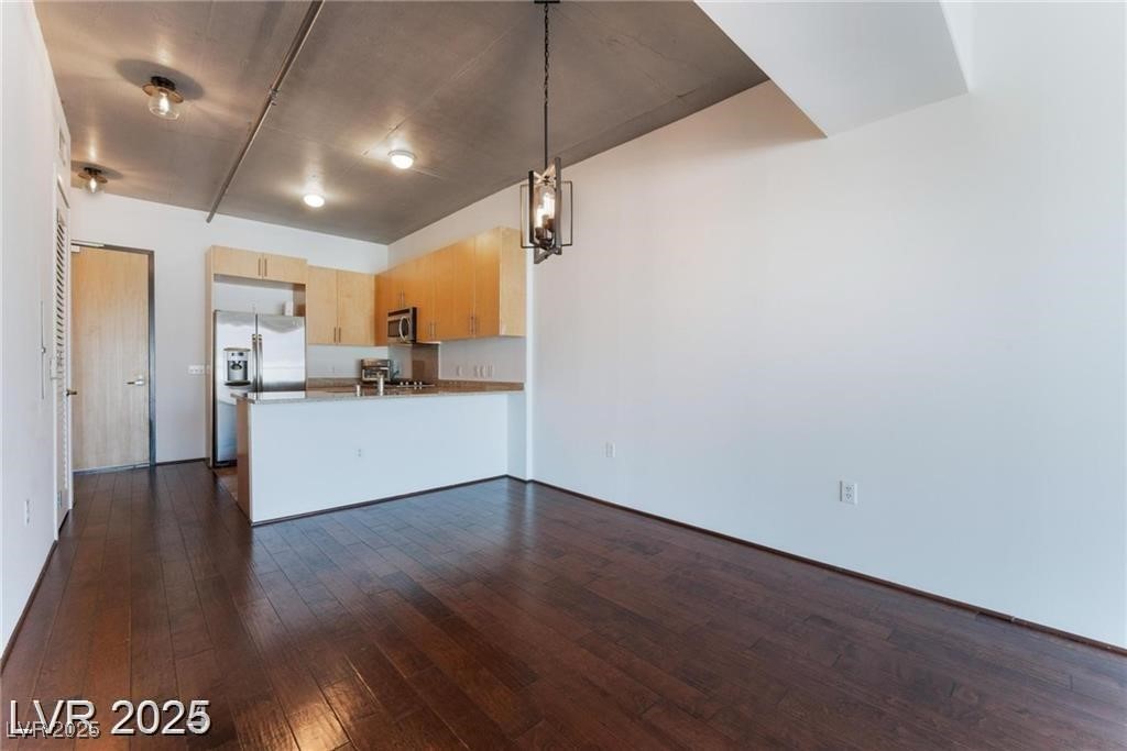 353 East Bonneville Avenue 711