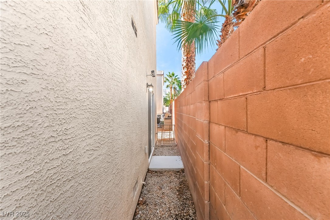 9968 Erie Stream Way