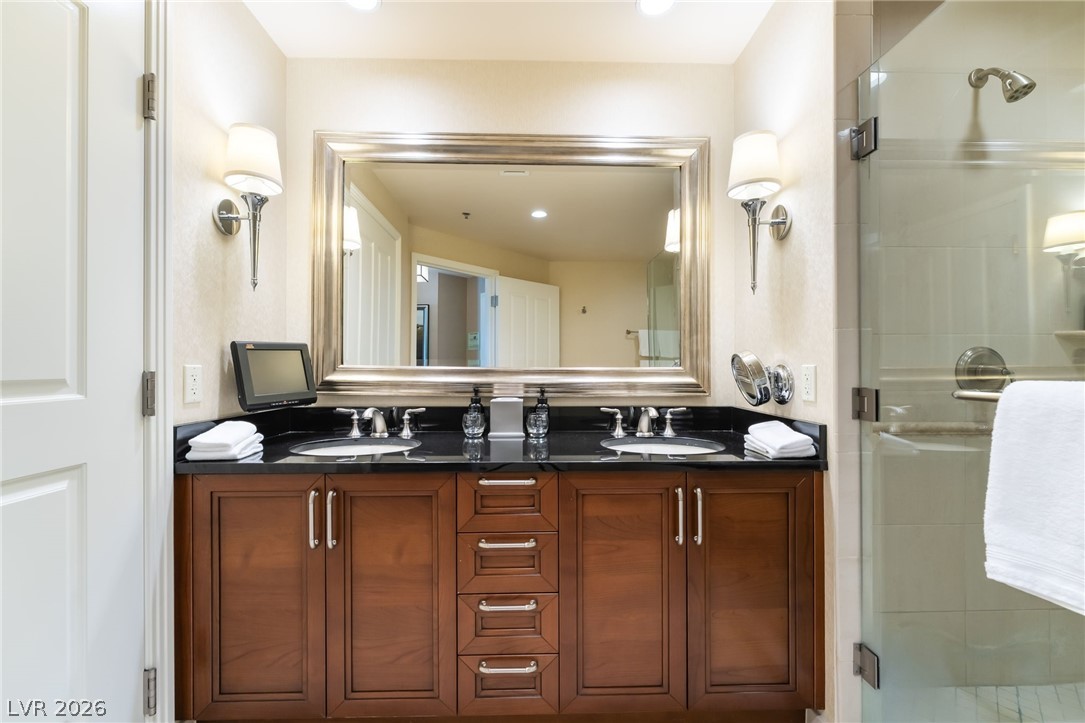 135 East Harmon Avenue 2317