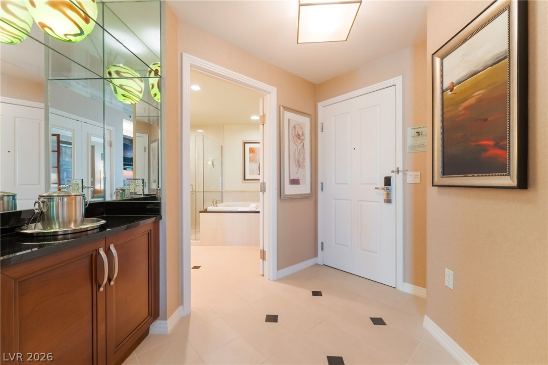 135 East Harmon Avenue 2317