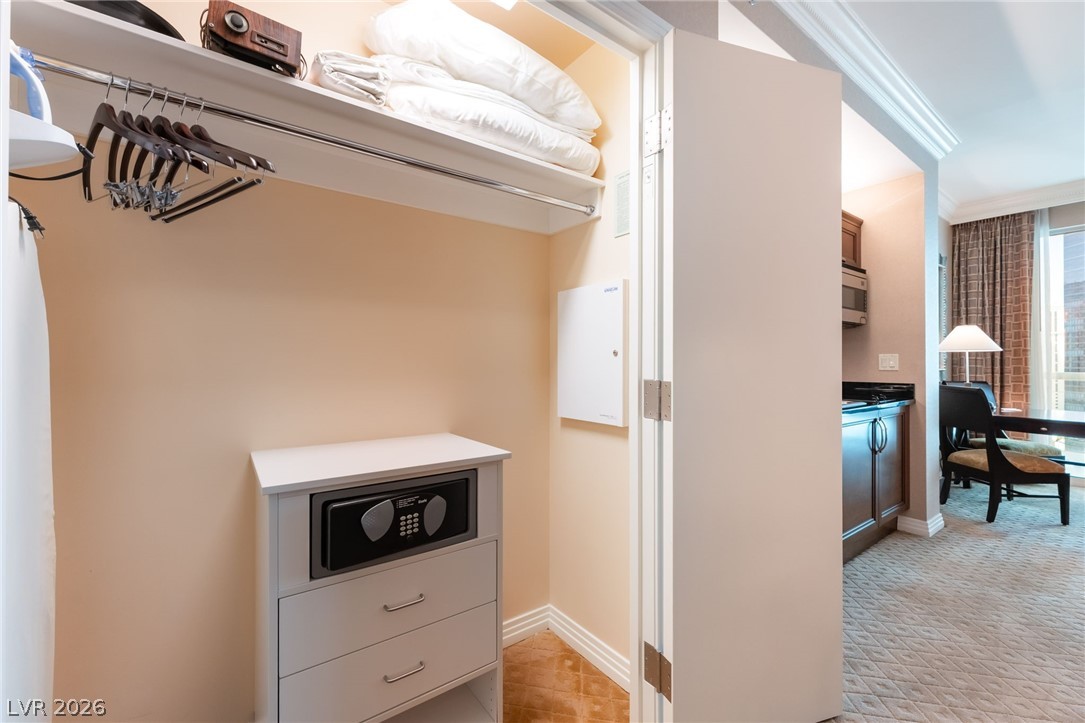 135 East Harmon Avenue 2317