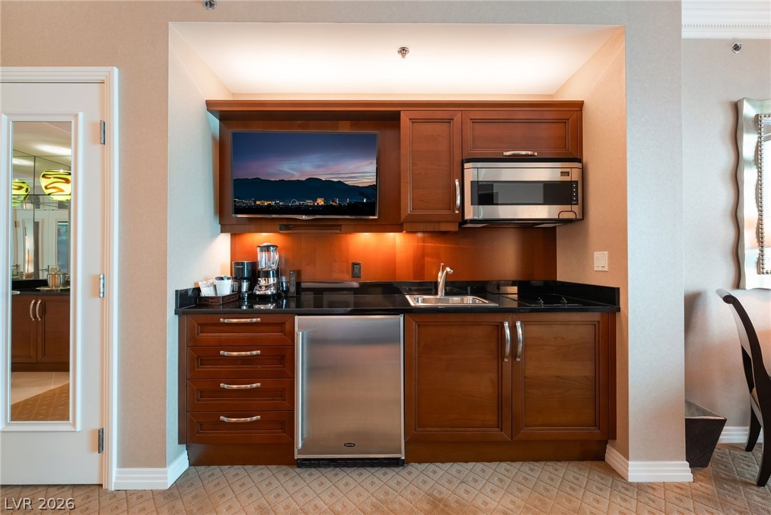 135 East Harmon Avenue 2317