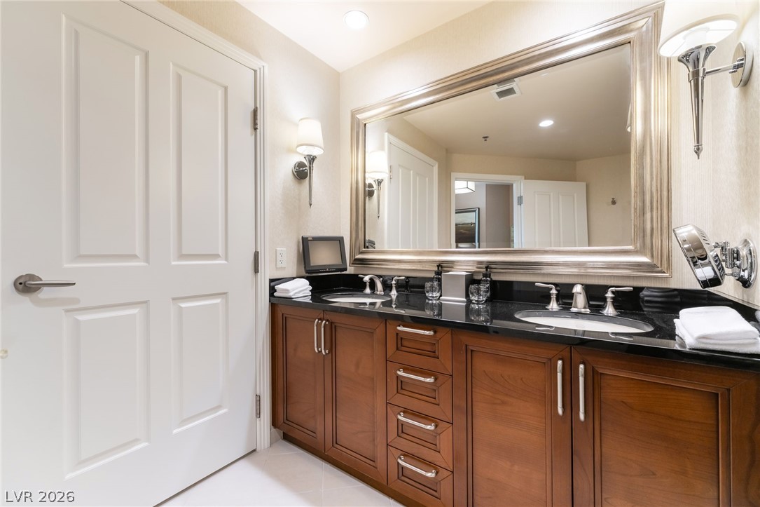 135 East Harmon Avenue 2317