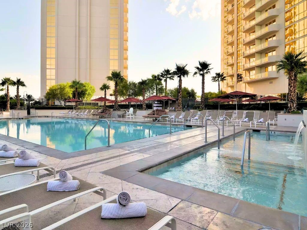 135 East Harmon Avenue 2317