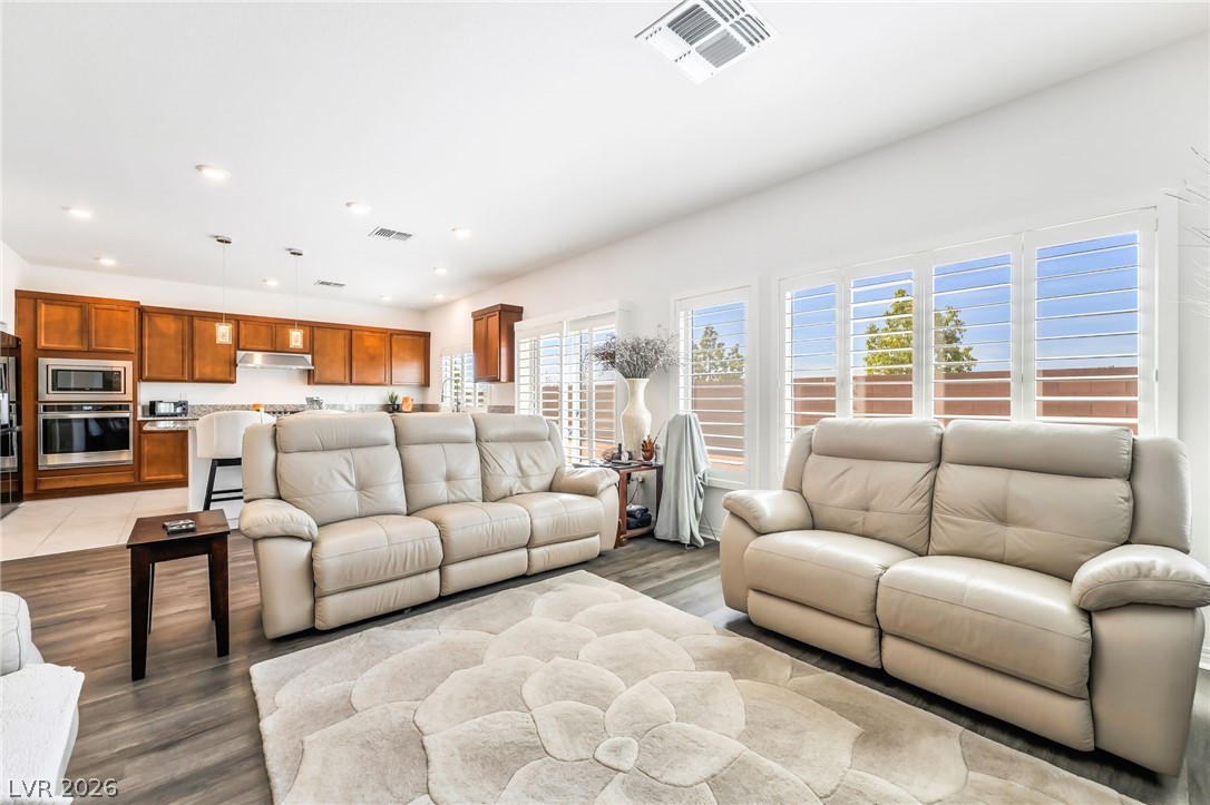 7255 Bold Rock Avenue