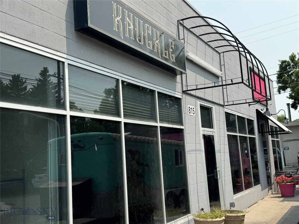 815 W College Street B/C