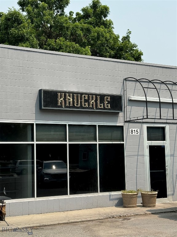 815 W College Street B/C