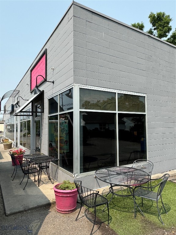 815 W College Street B/C