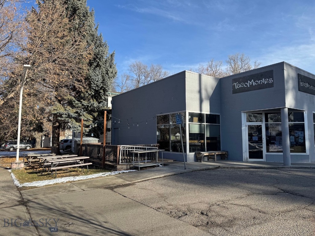 815 W College Street A