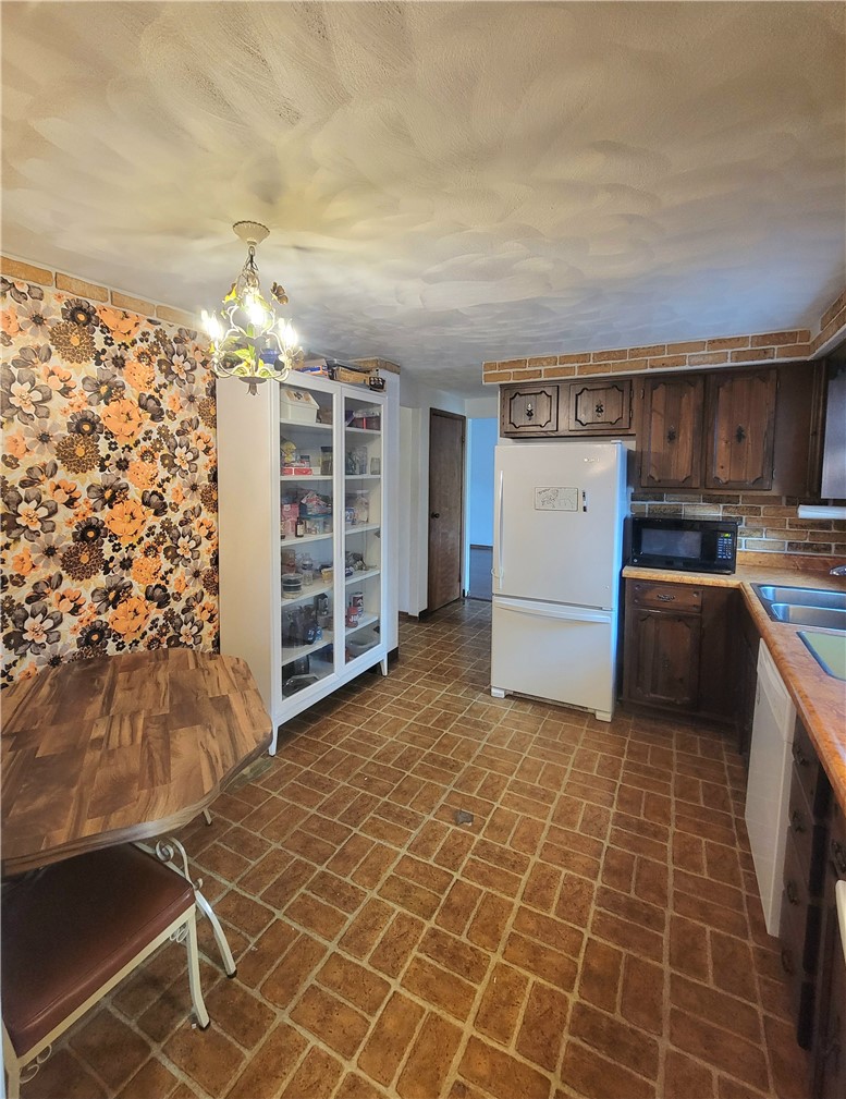 198 Chipper Dr.