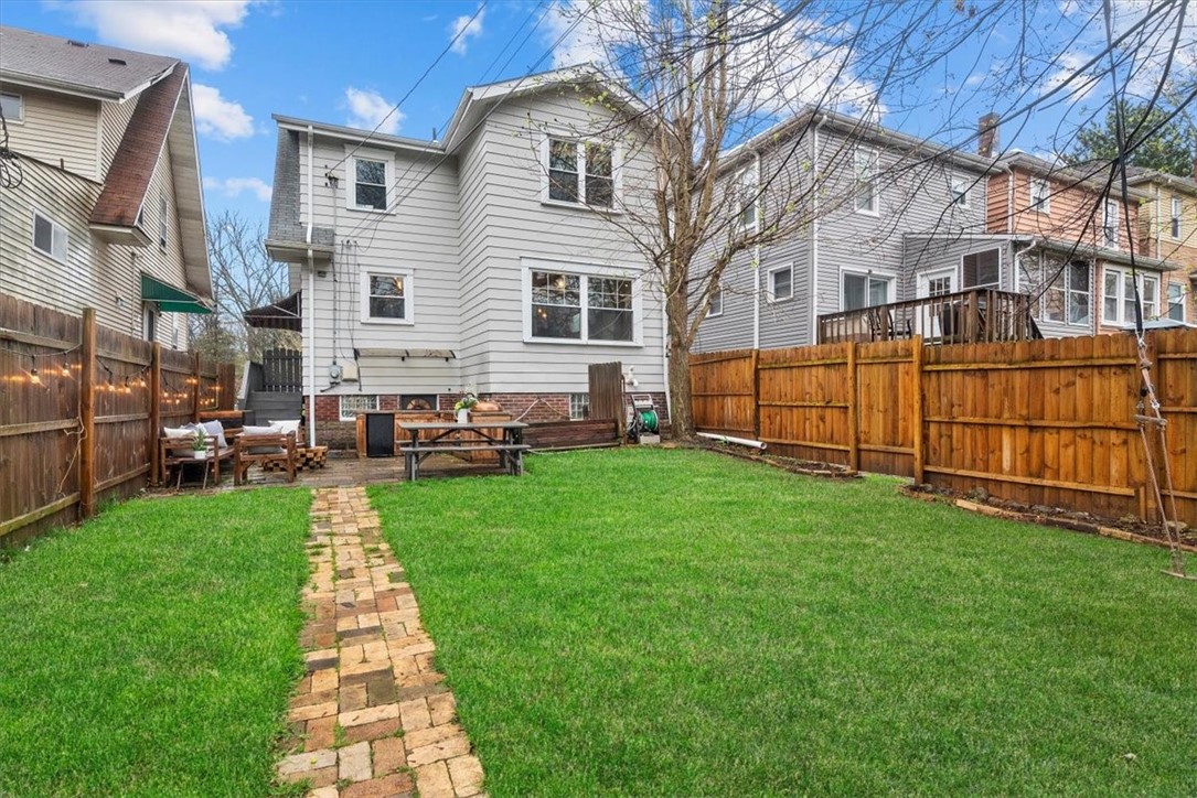 1432 Ridge Ave