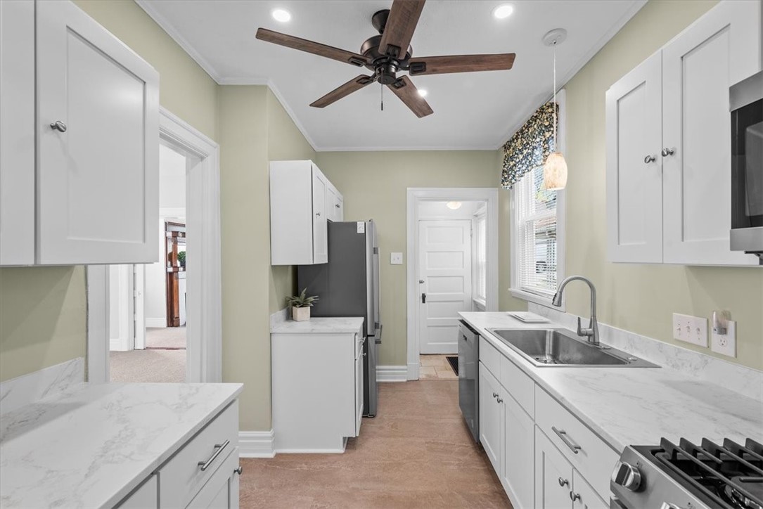 27 E Forest Avenue