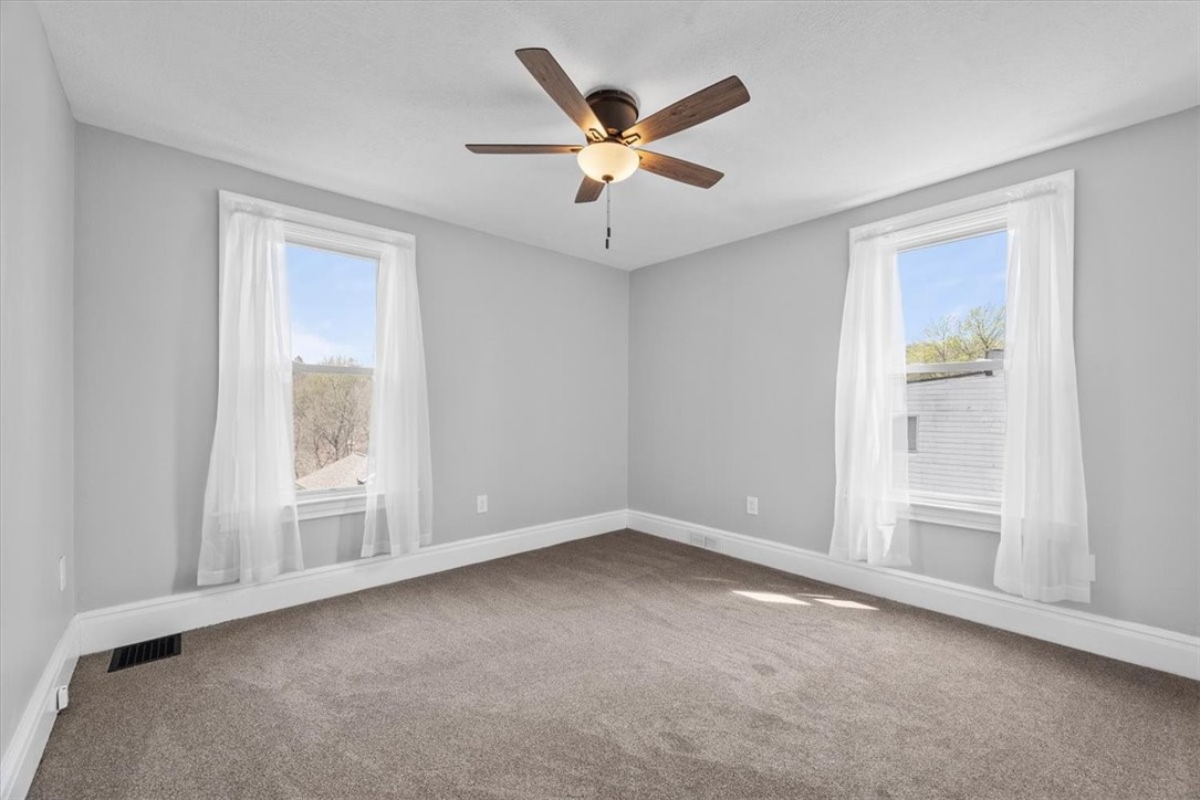 27 E Forest Avenue