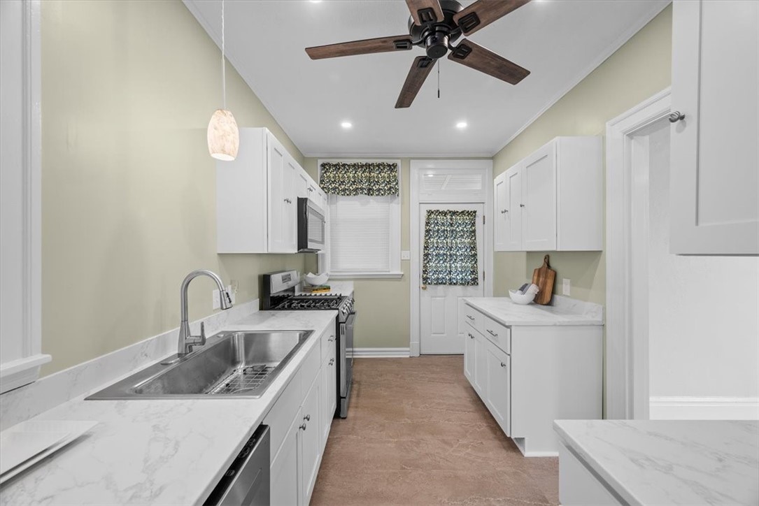 27 E Forest Avenue