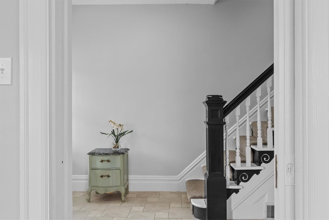 27 E Forest Avenue
