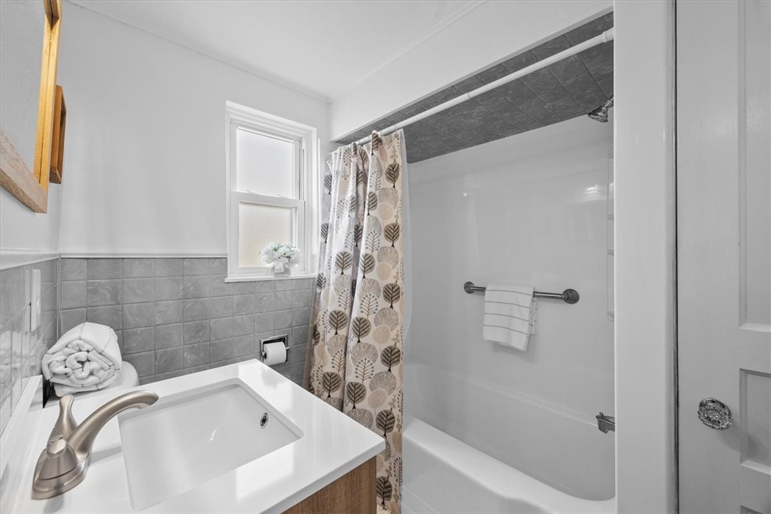 27 E Forest Avenue