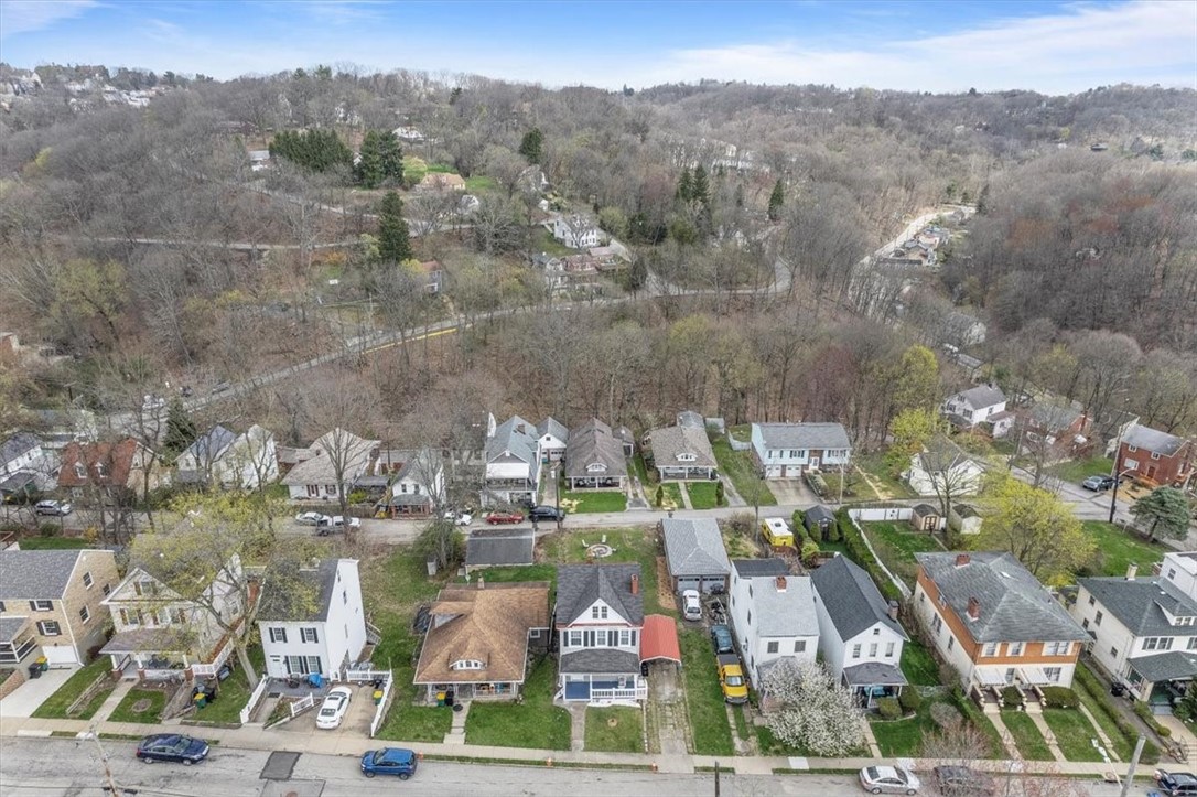 27 E Forest Avenue