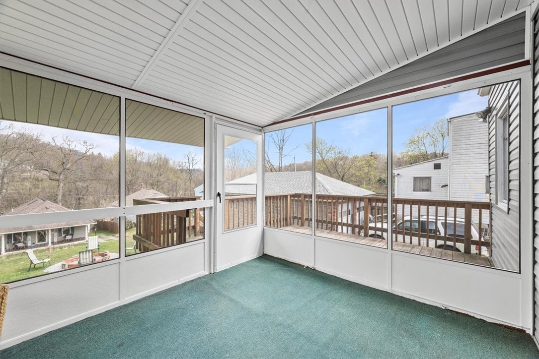27 E Forest Avenue