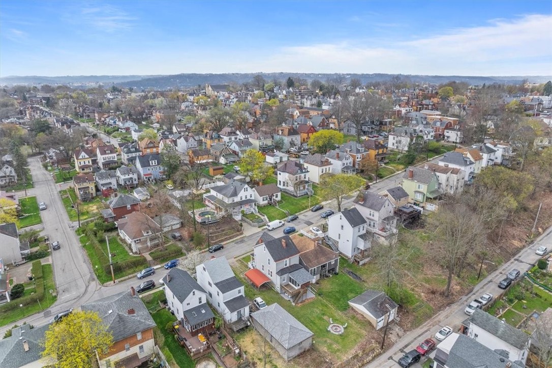 27 E Forest Avenue