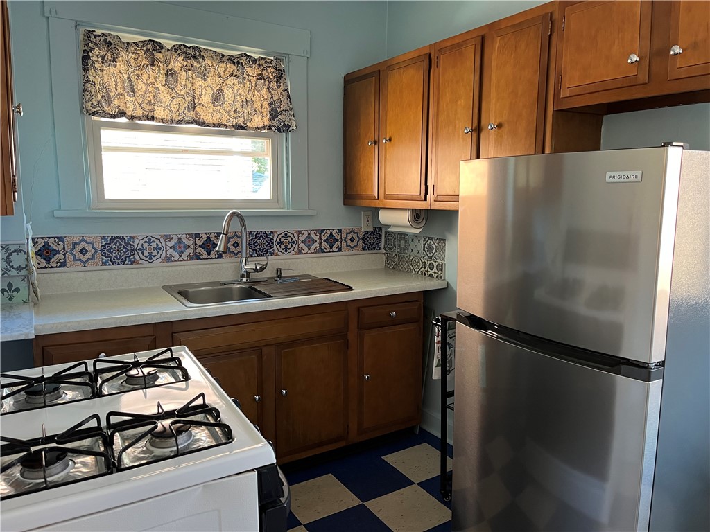 400 Orchard Ave 4