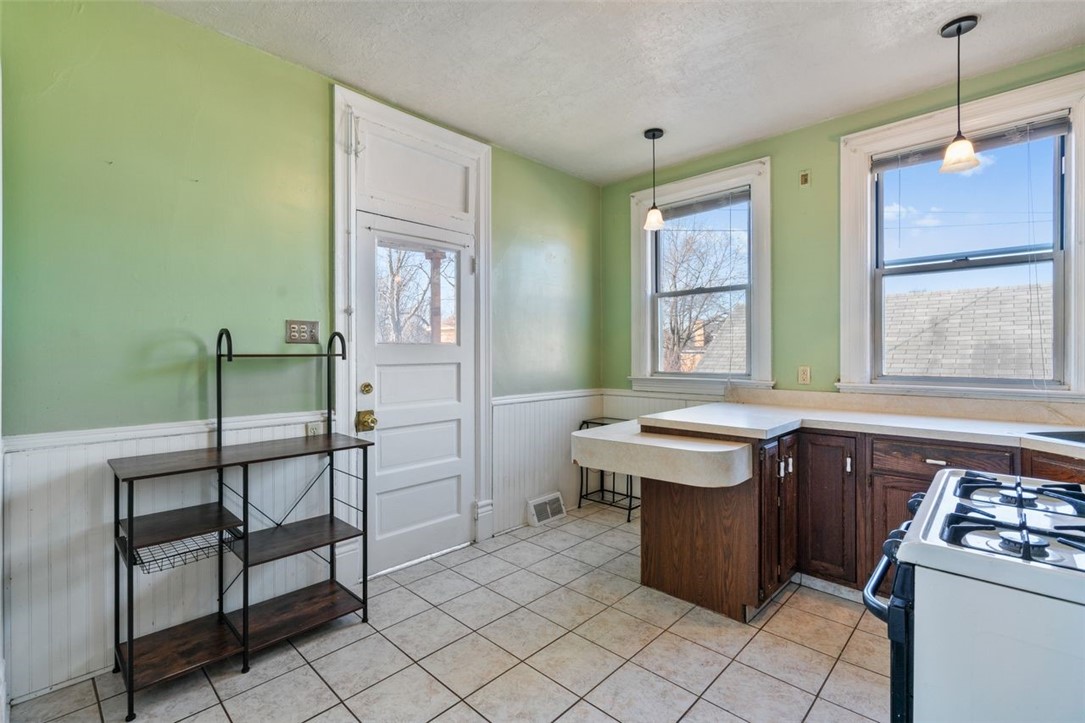73 Mcmunn Ave