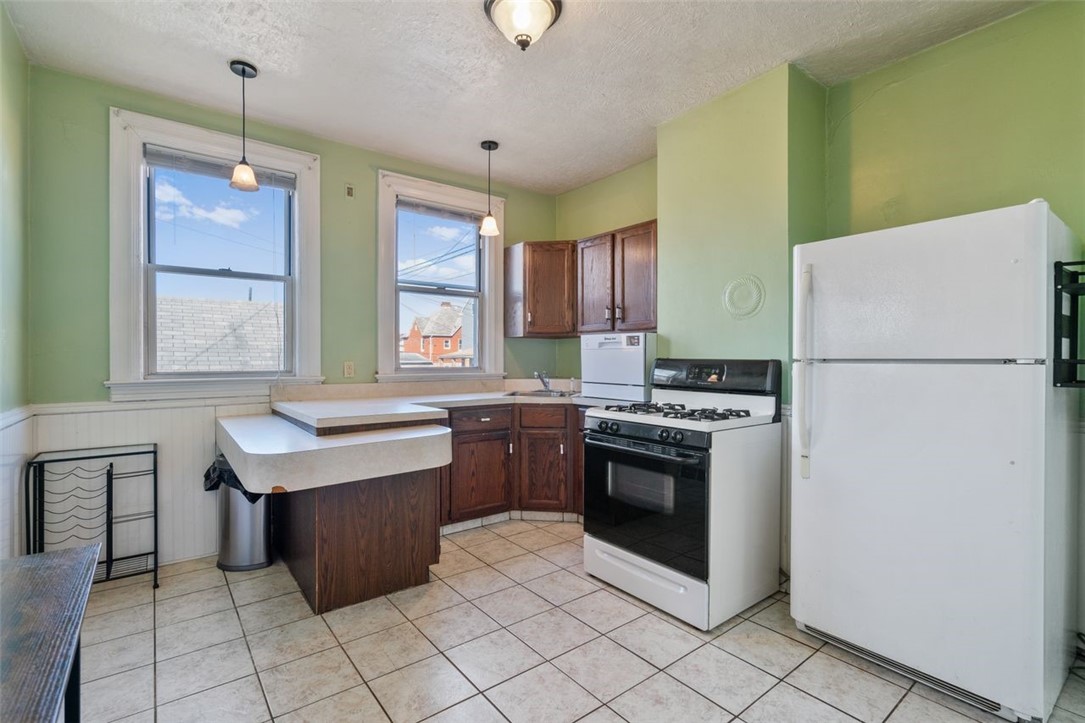 73 Mcmunn Ave