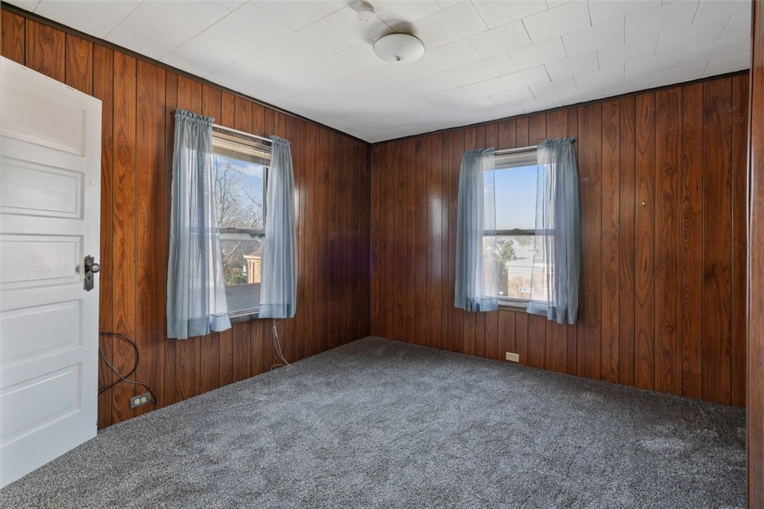 73 Mcmunn Ave