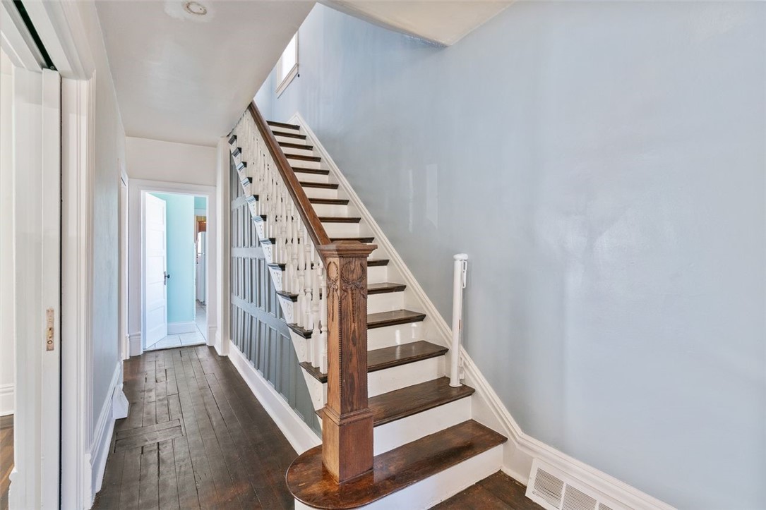 73 Mcmunn Ave