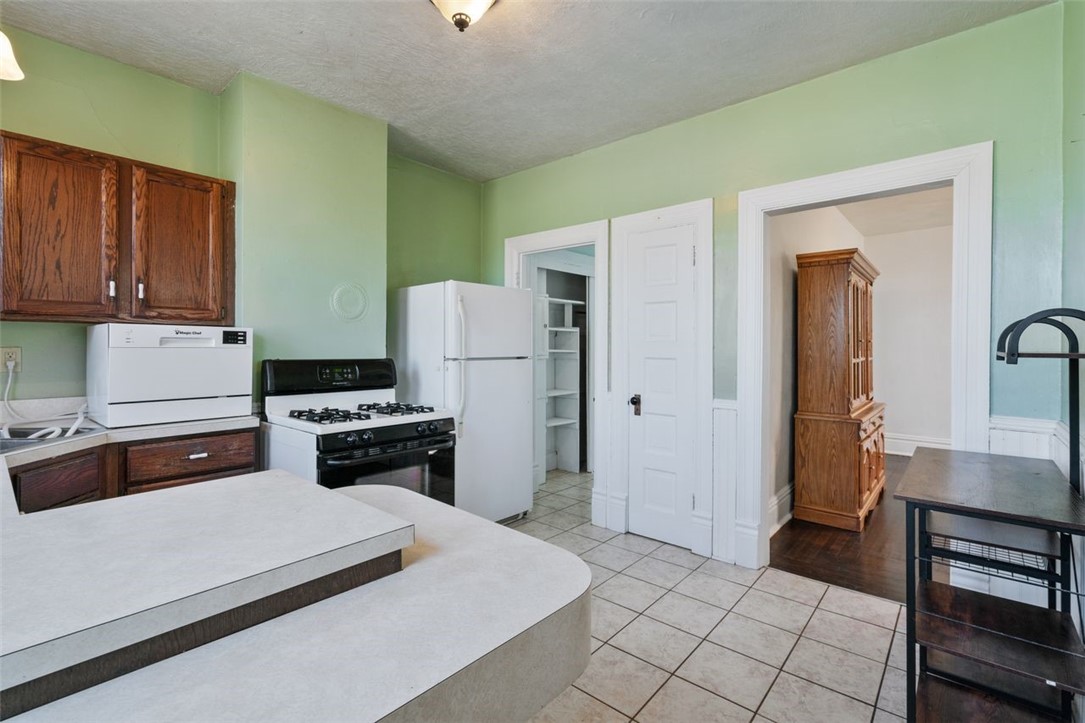 73 Mcmunn Ave