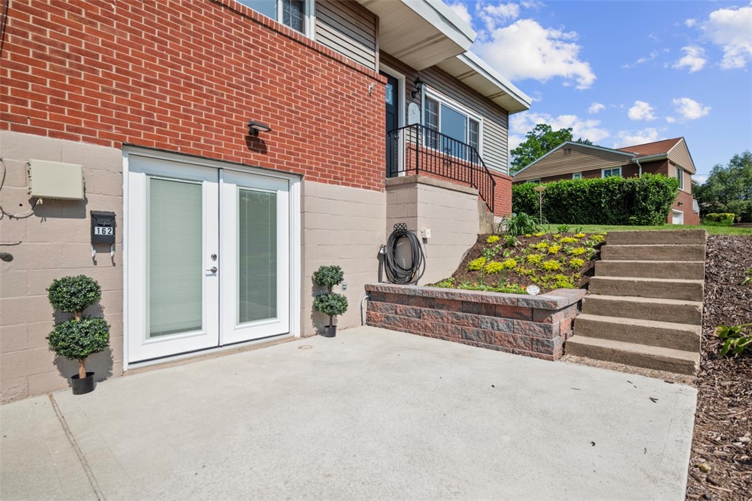 162 E Wedgewood Drive