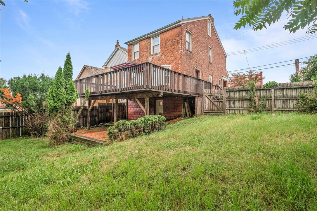 305 Smith Way