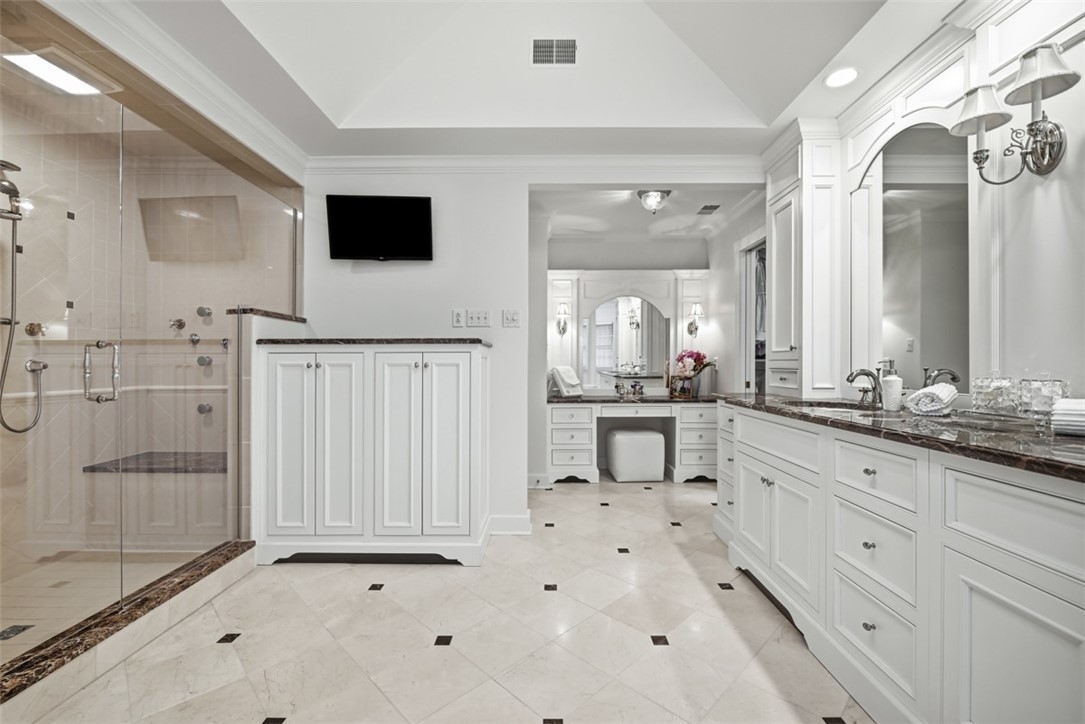 1062 West Grove Court