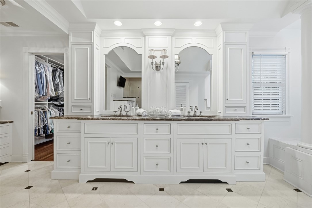 1062 West Grove Court