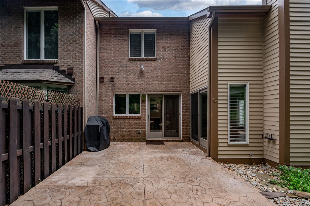 2217 Huntington Court N