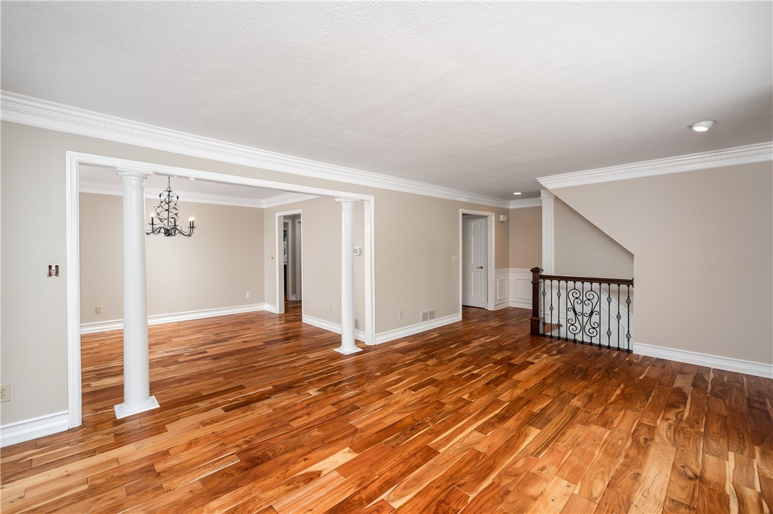 2217 Huntington Court N