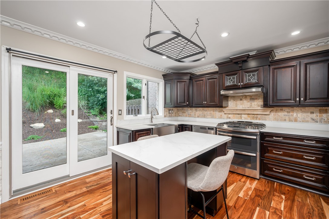 2217 Huntington Court N