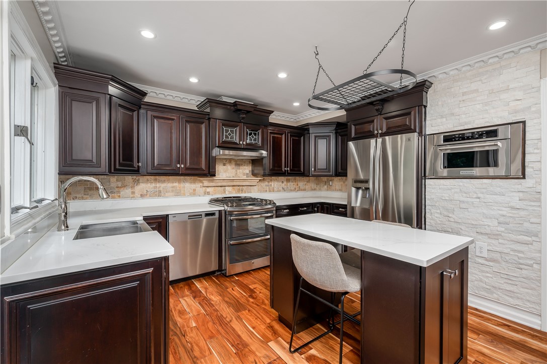 2217 Huntington Court N