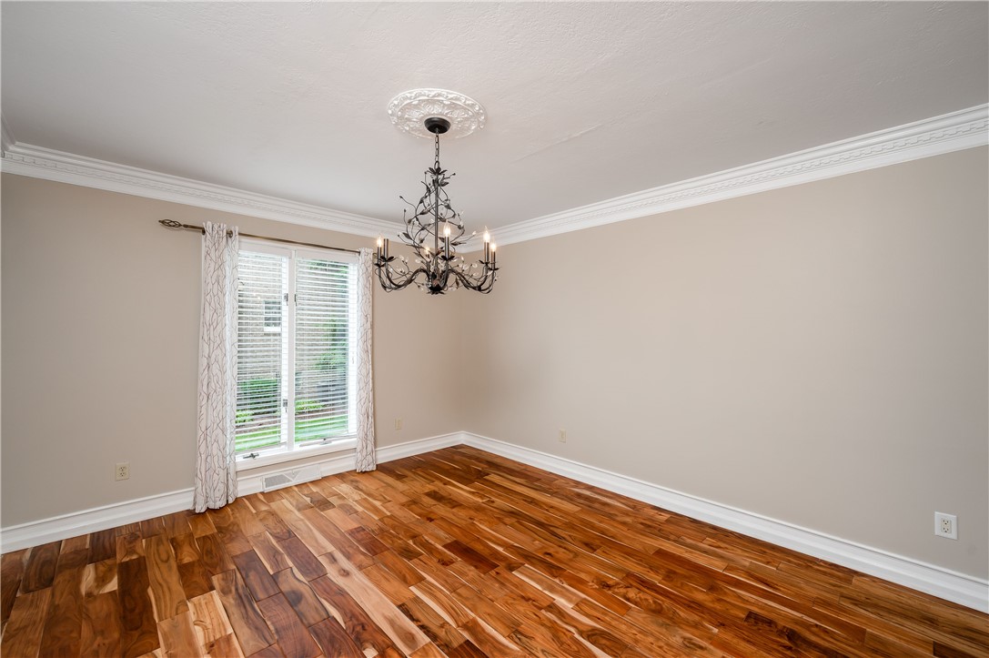 2217 Huntington Court N