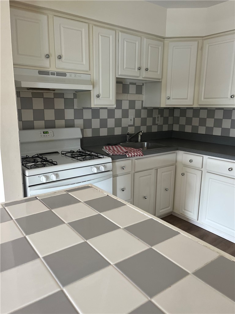 1000 College Park Dr 9