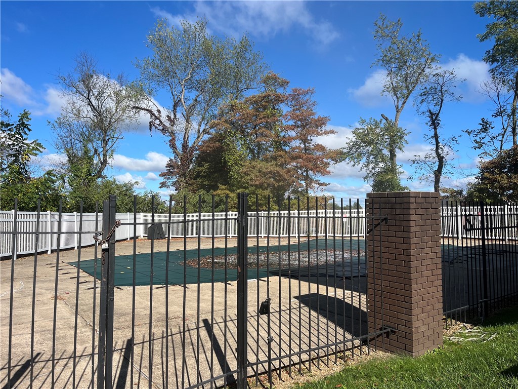 1000 College Park Dr 9