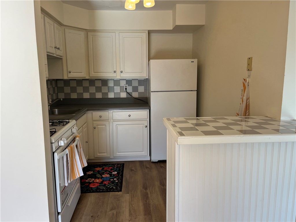 1000 College Park Dr 9