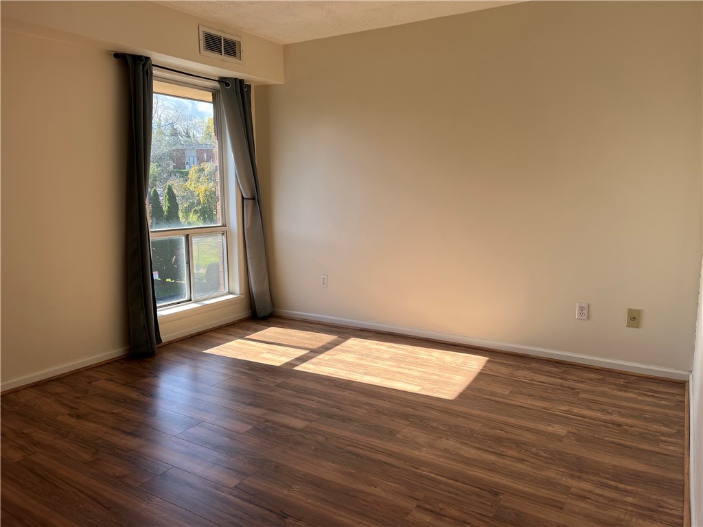 1000 College Park Dr 9
