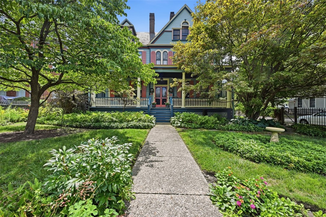 402 Peebles Street